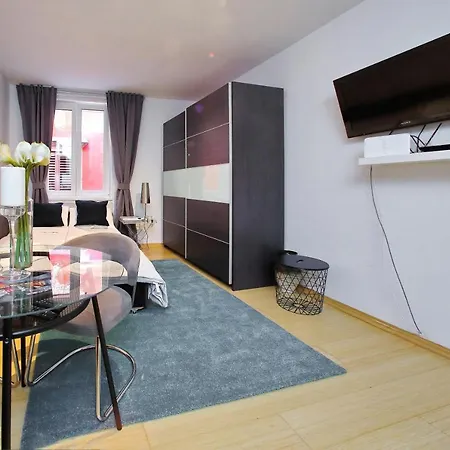 Globe Apartament 2 Apartman *